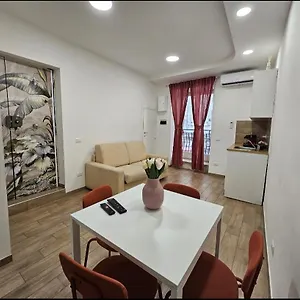 Appartamento Donna Giulietta, Napoli